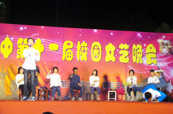 舞臺(tái)劇《想唱就唱》.JPG